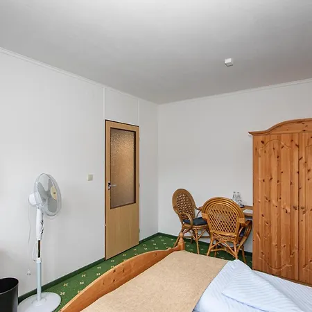 Отель Spreewaldhotel Garni Raddusch Фечау